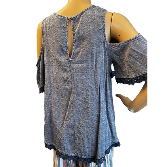 (5 for‎ $25) Altar'd State Asymmetrical Cold Shoulder Blouse in Chambray-Medium - Picture 4 of 6